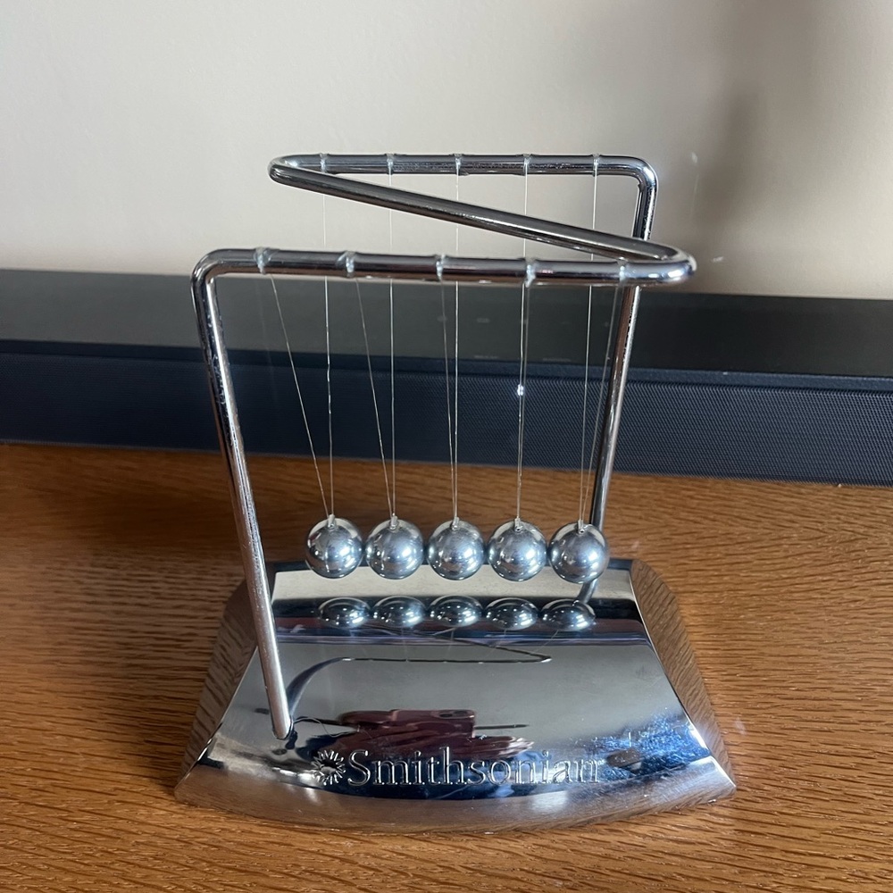 Smithsonian Silver Newton's Cradle